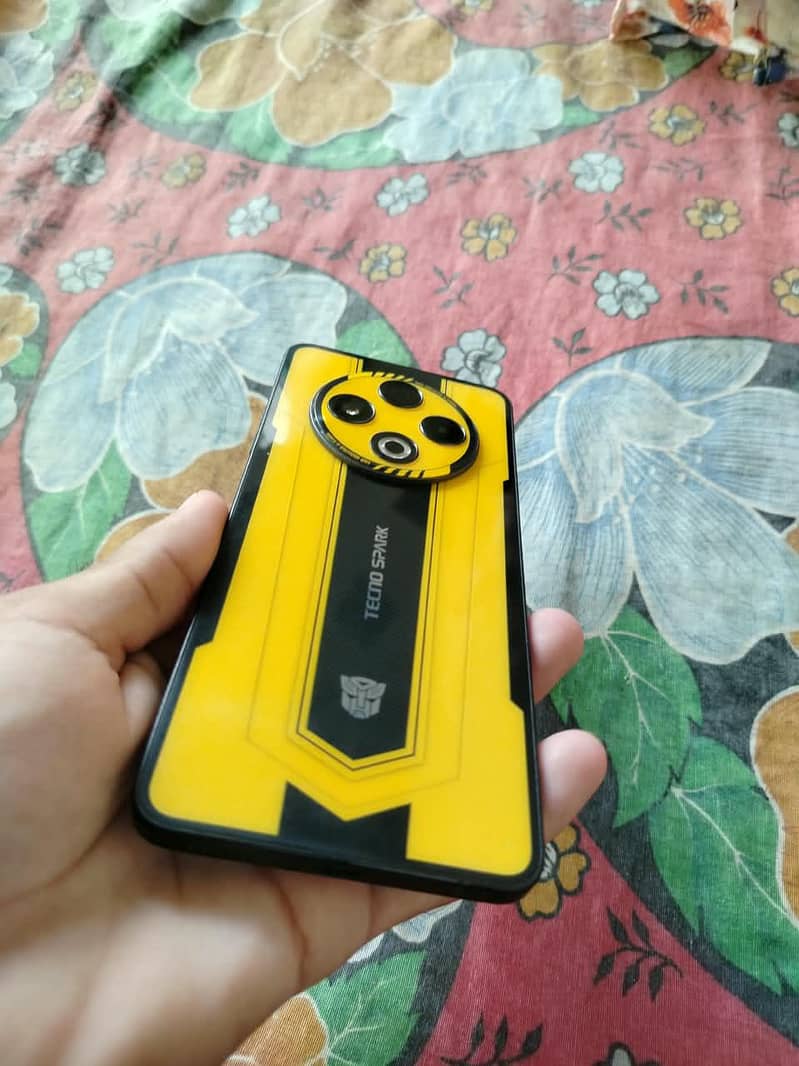 Tecno Spark 30 1