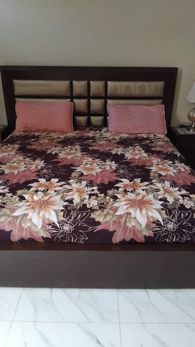 Bed set for sale