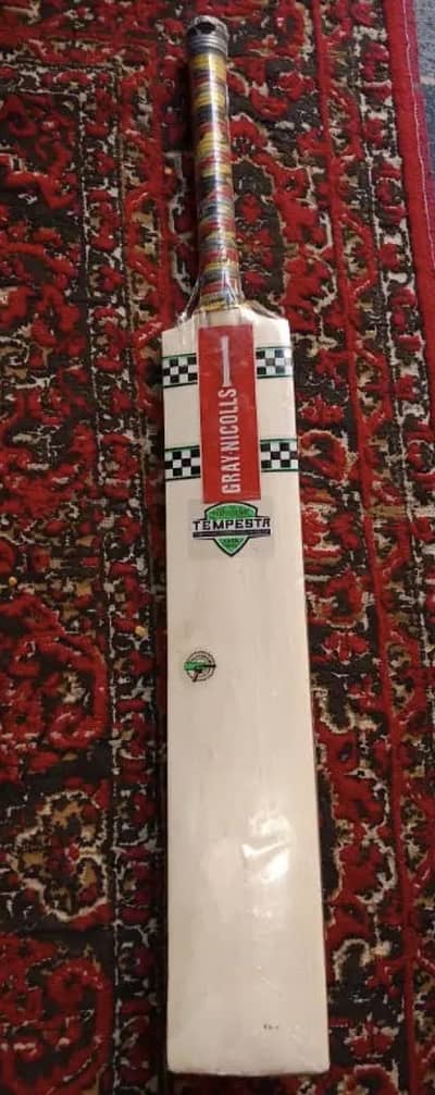 Greynicolls Bat