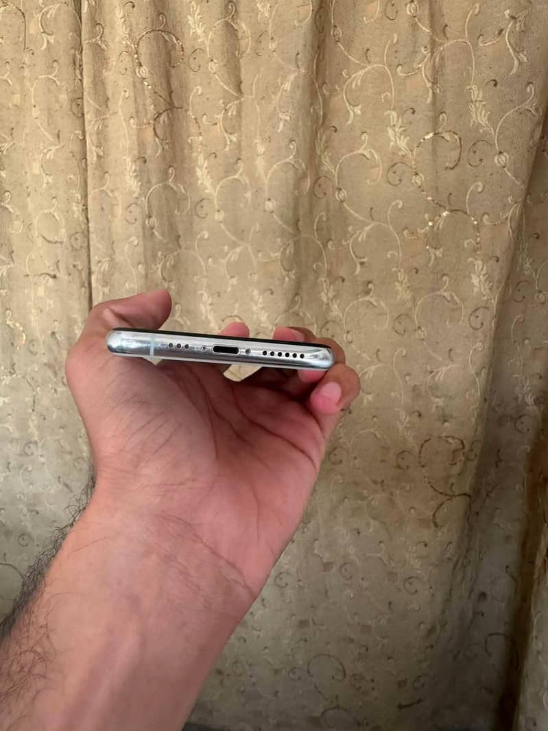 Apple iPhone 11 Pro 5