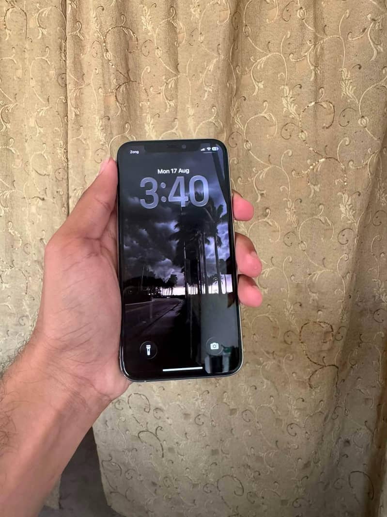Apple iPhone 11 Pro 6