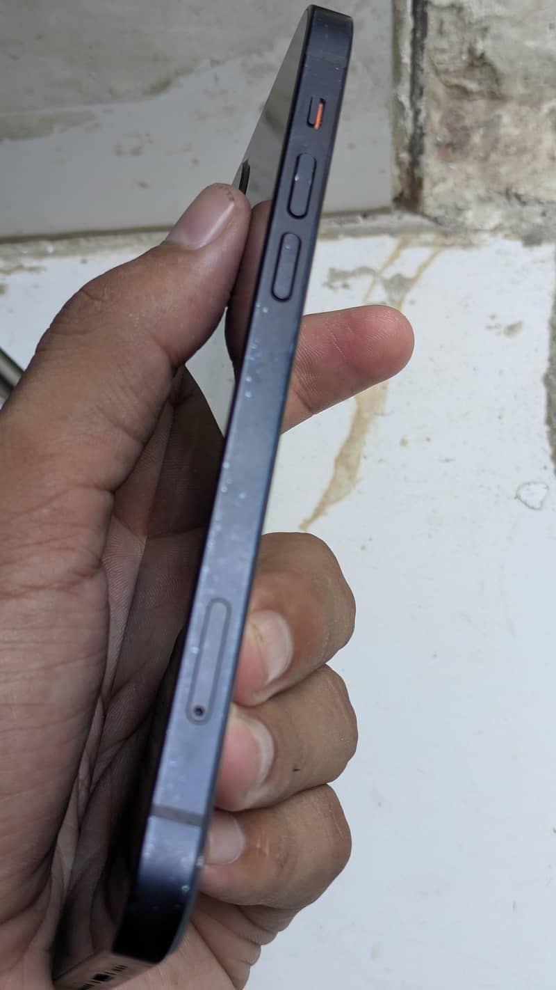 Apple iPhone 12 5
