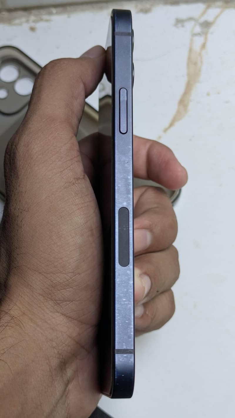 Apple iPhone 12 6