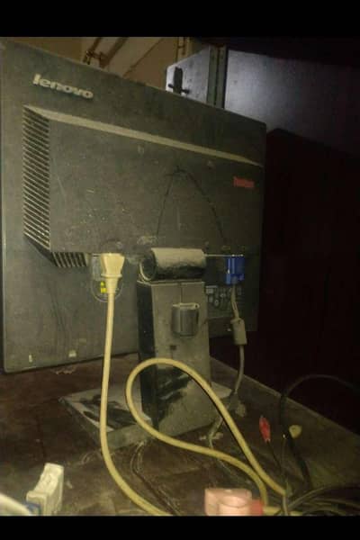 Computer bilkul sahi hai aur uske sath CPU bhi hai.