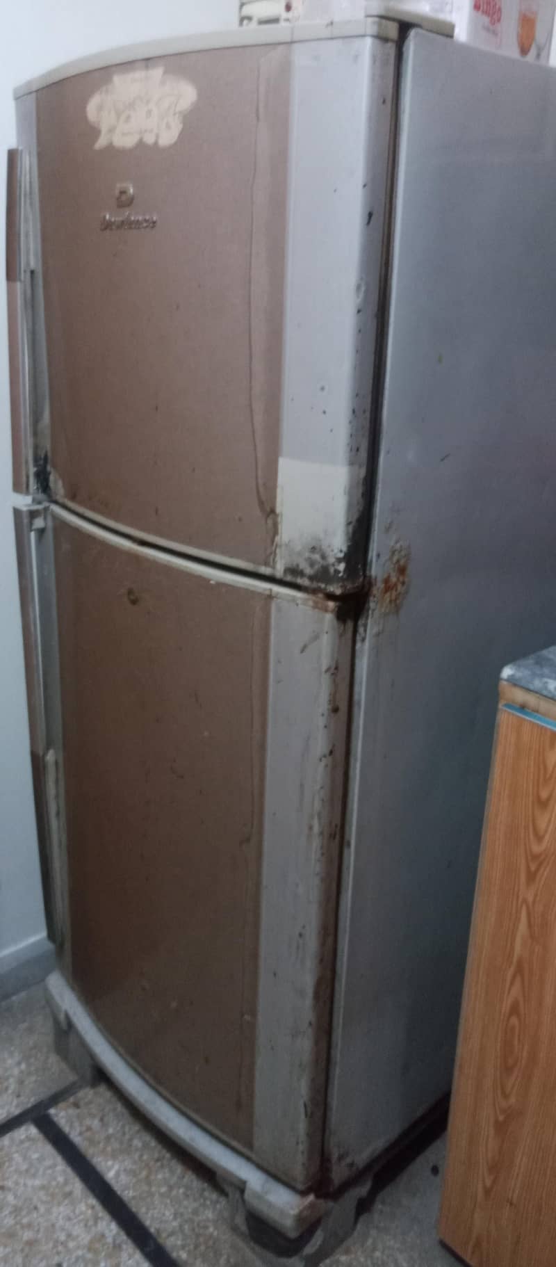 refrigerator 0