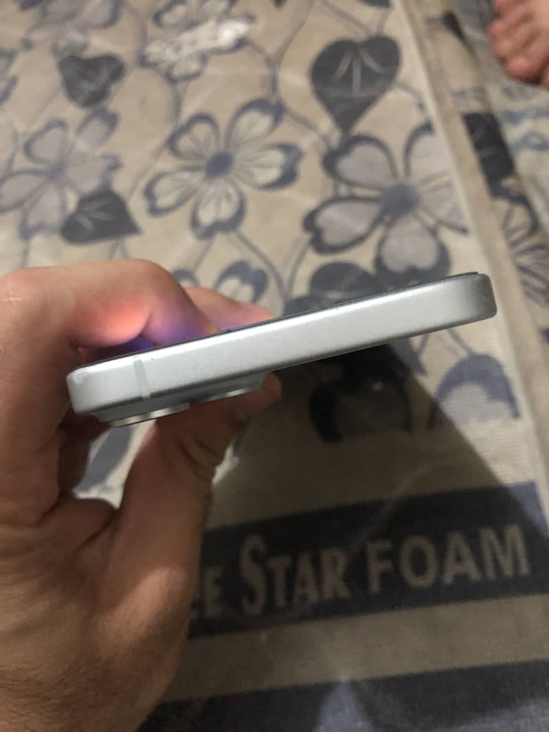 Apple iPhone 15 plus 3