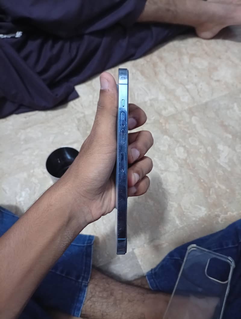 Apple iPhone 13 Pro Max 2