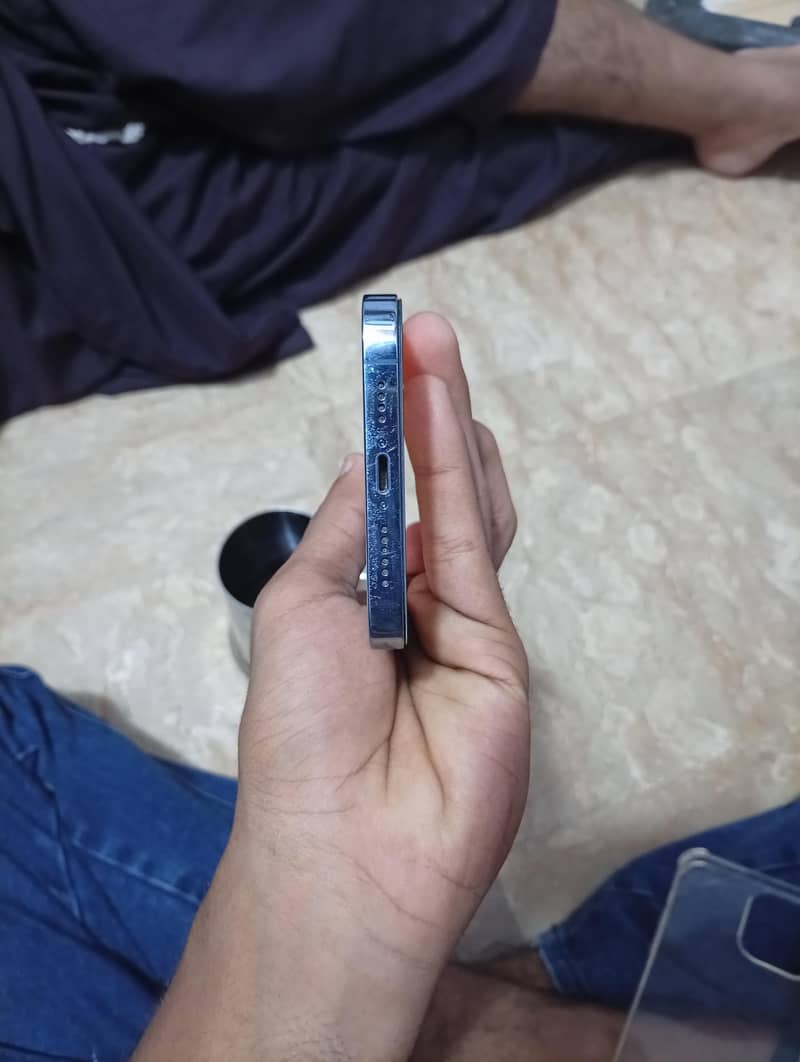 Apple iPhone 13 Pro Max 4
