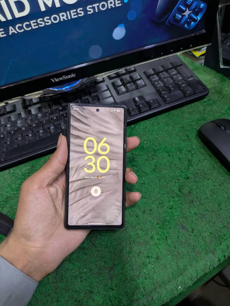 Google Pixel 7a 2