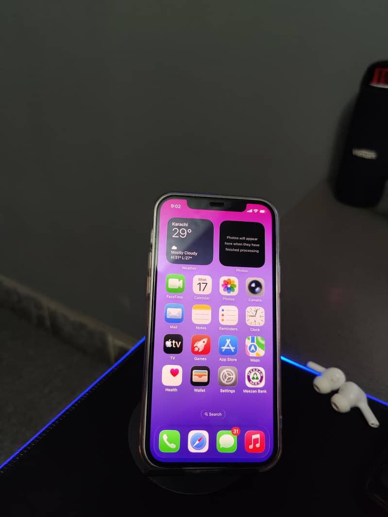 Apple iPhone 12 1