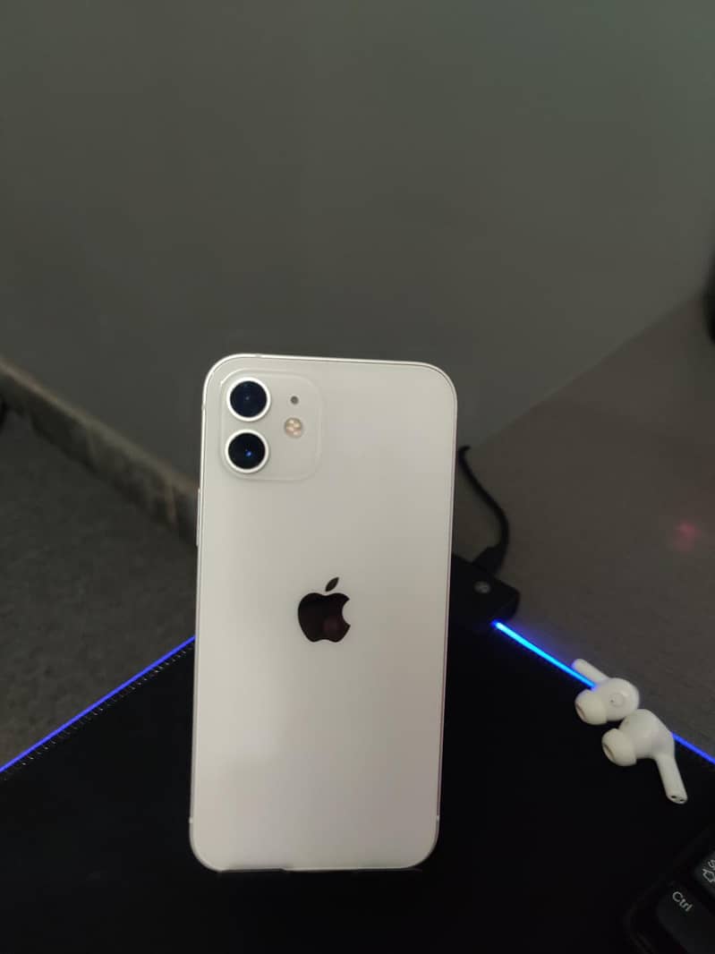 Apple iPhone 12 2