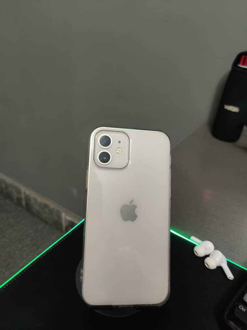 Apple iPhone 12 3