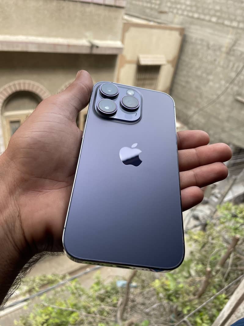 Apple iPhone 14 Pro 1