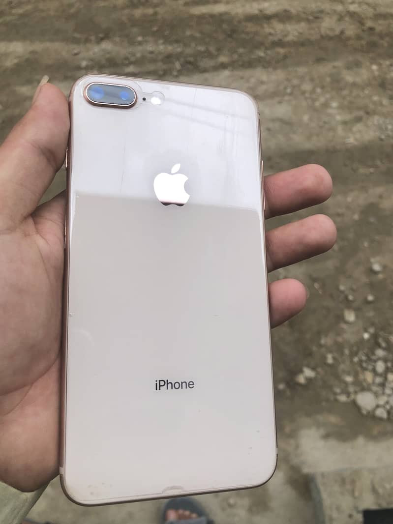 Apple iPhone 8 Plus 1