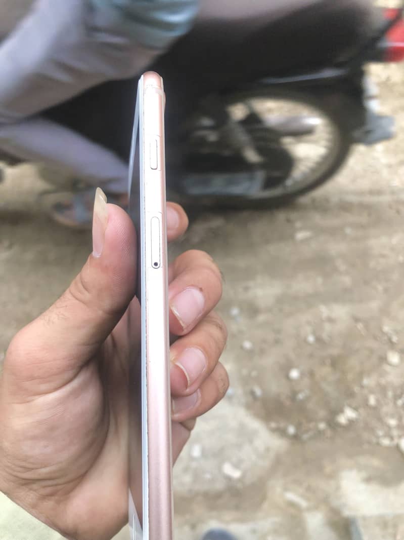 Apple iPhone 8 Plus 3
