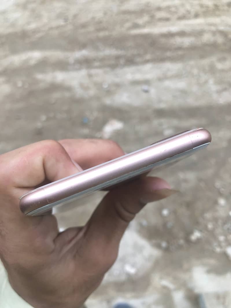 Apple iPhone 8 Plus 4