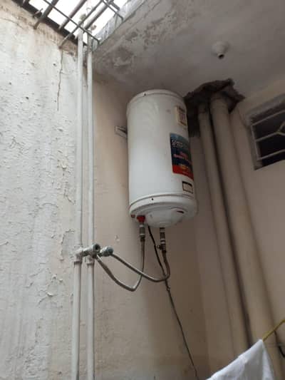 Geyser for Sale. Good Condition.
