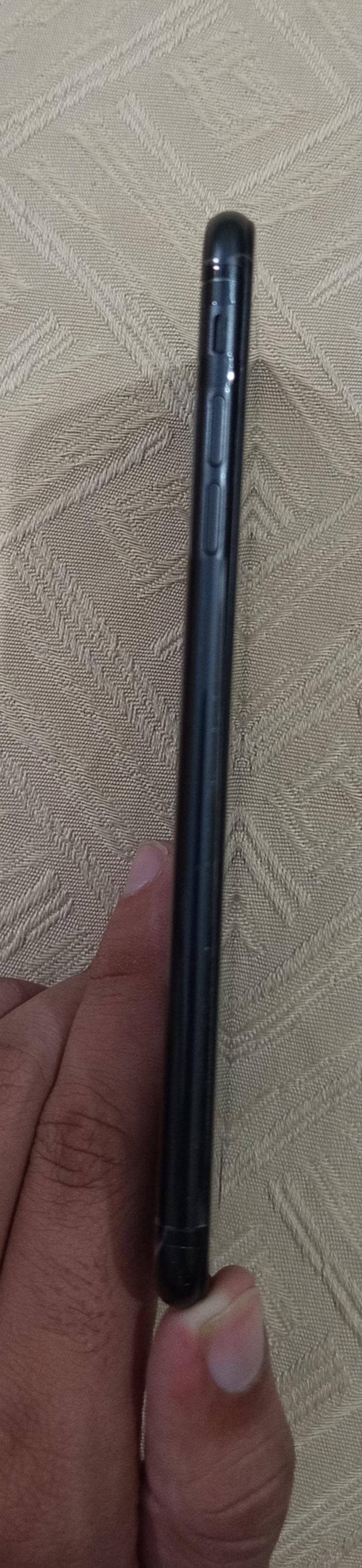 Apple iPhone 7 Plus 1