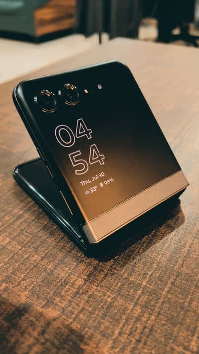 Motorola Razr 50 | Excellent Condition | Business Class