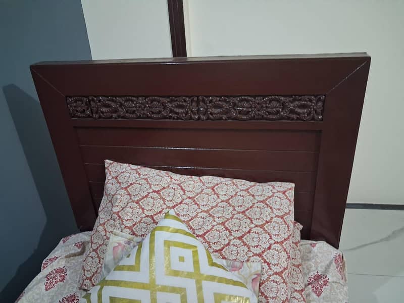 single bed almost like new 1