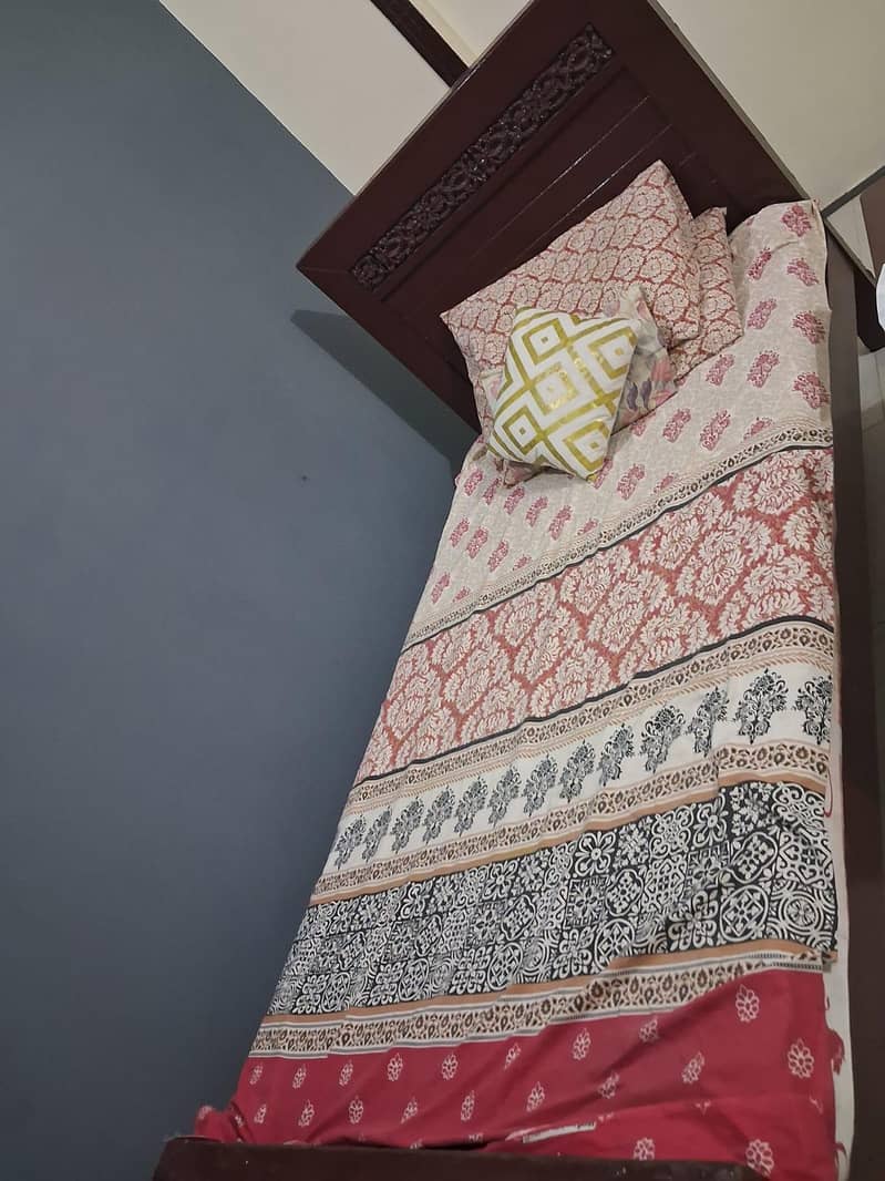 single bed almost like new 2