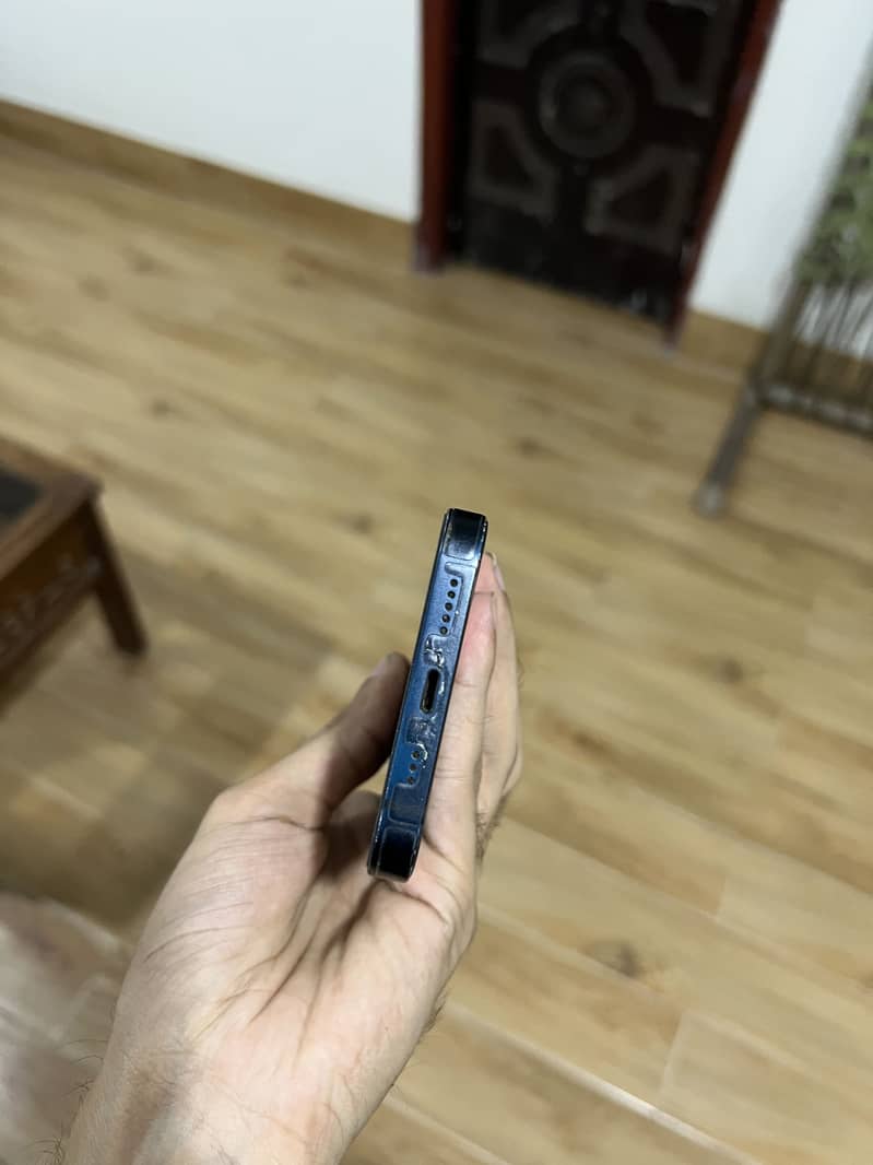 Apple iPhone 14 JV 1