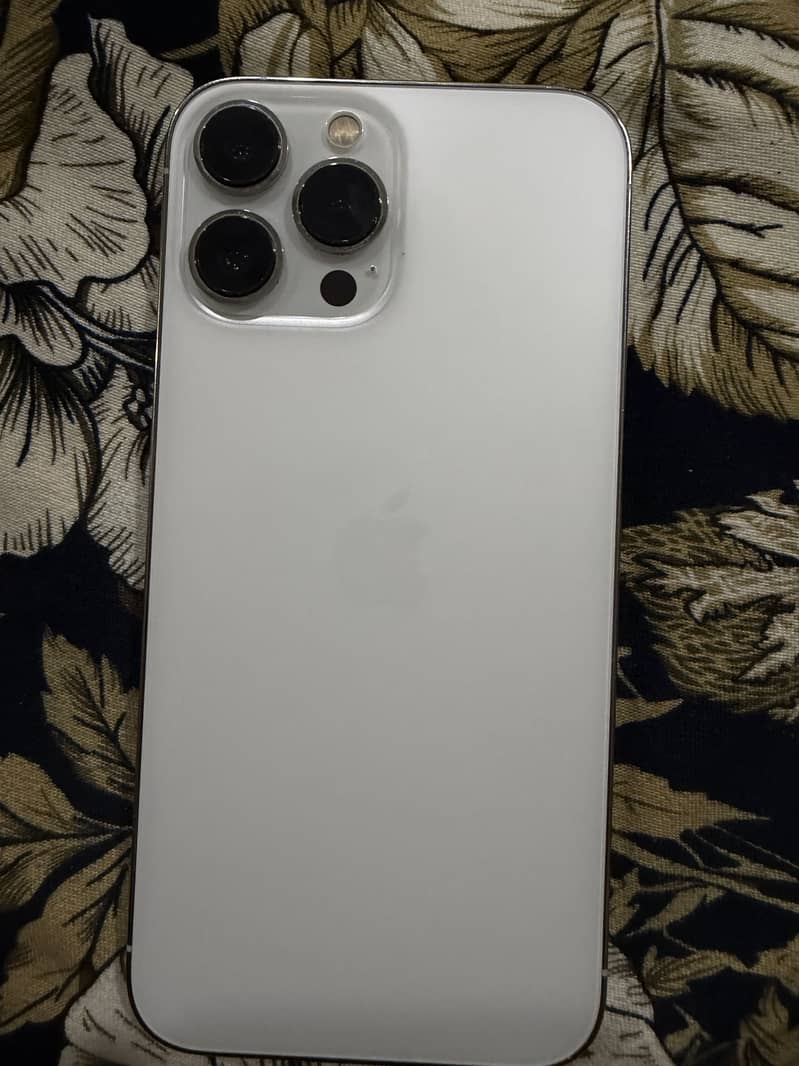 Apple iPhone 13 Pro Max 2