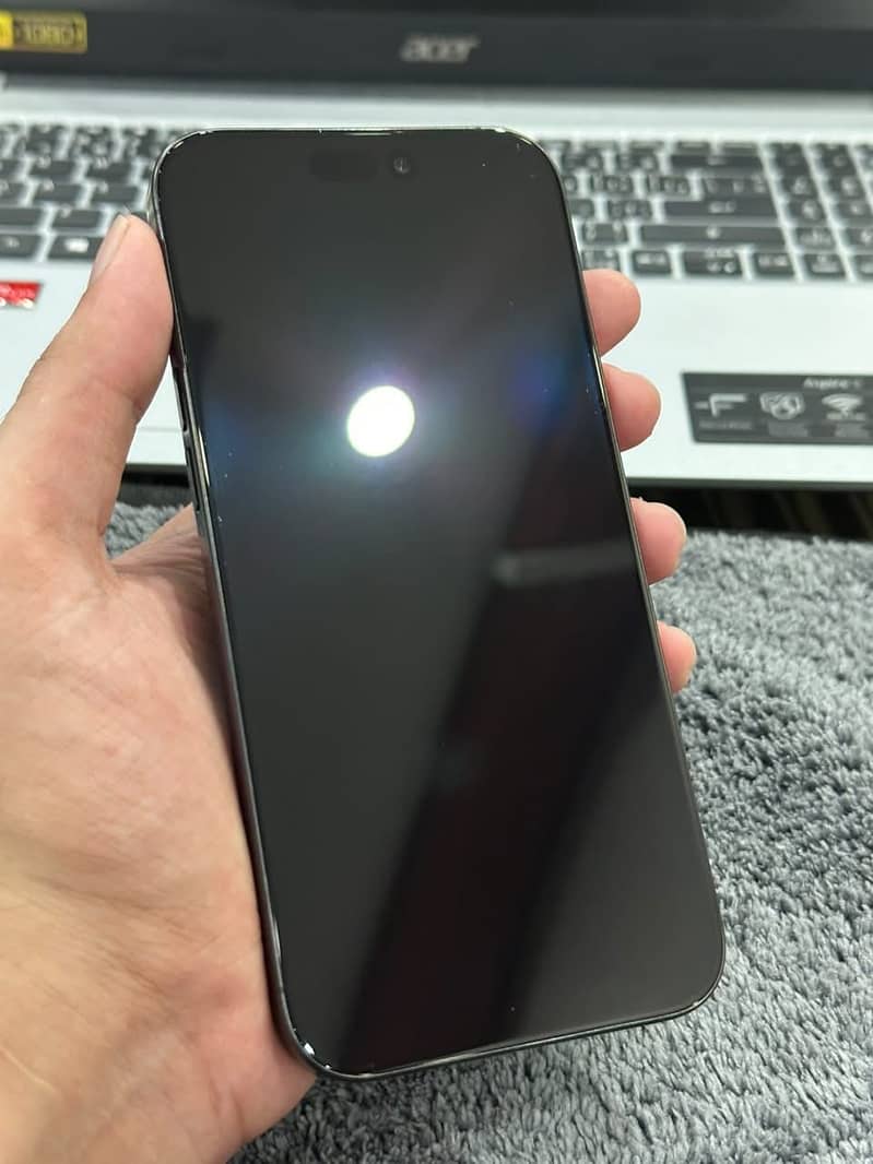 Apple iPhone 16 Pro Max 4