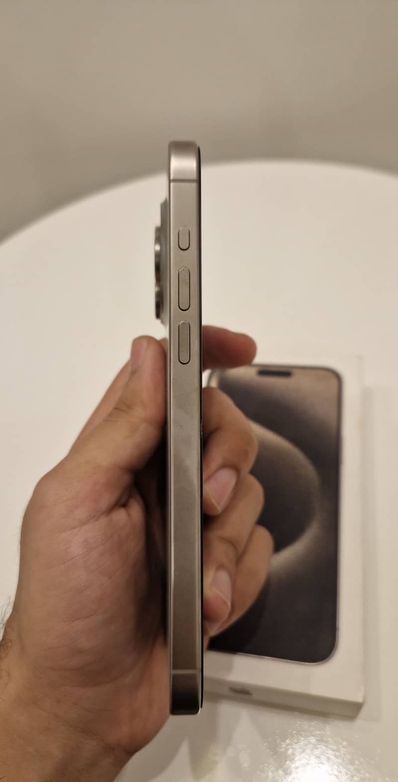 Apple iPhone 15 Pro Max 4