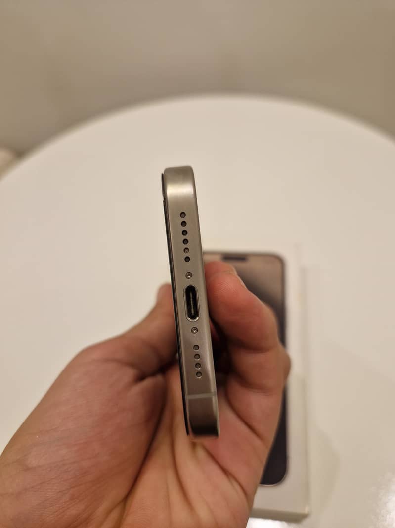 Apple iPhone 15 Pro Max 5
