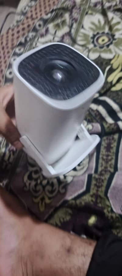 projector Android 100 display 4 ram 64 gb WiFi Bluetooth YouTube