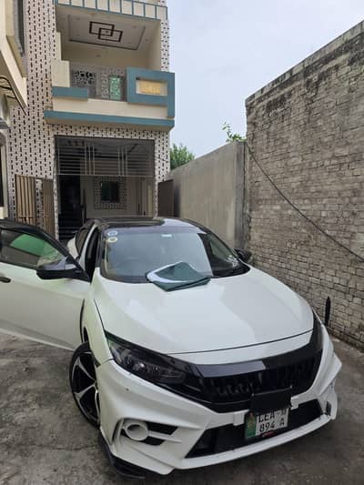 CIVIC RED METER PACKED GENIUN CONDITION WITH ALOT OF ACCESORIES. . .