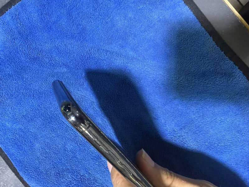 Apple iPhone 11 Pro Max 2