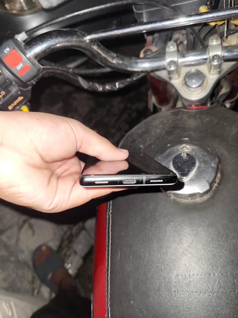 Google Pixel 6a 5
