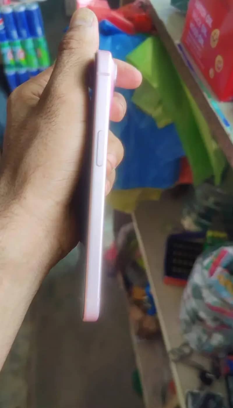 Apple iPhone 15 2