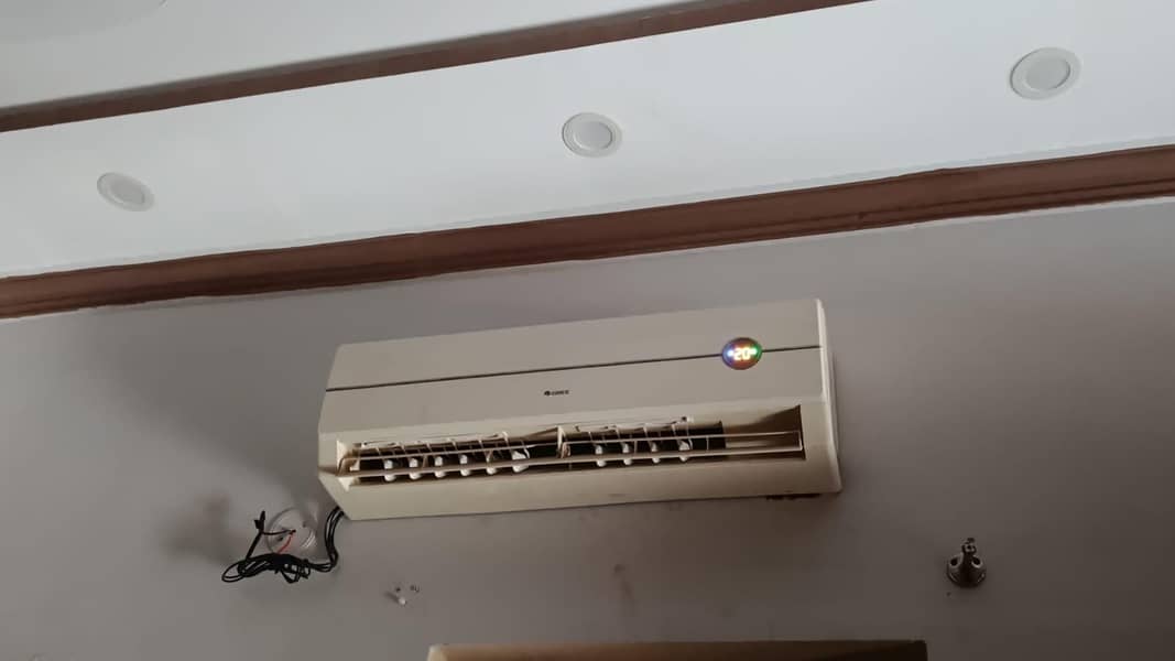 Gree 1 ton split ac 1