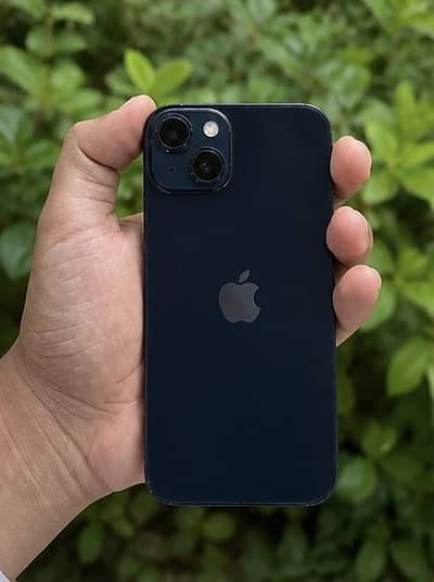 Apple iPhone 13