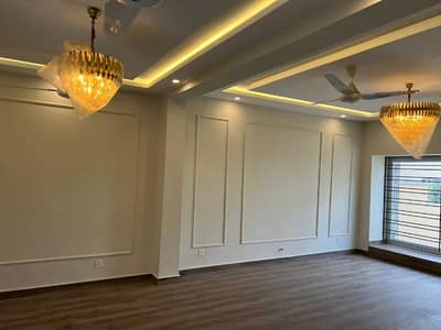 14 Marla 04 Bedrooms attached bathrooms and wardrobes House for sale in a very low price. Asking Price 6.25 Cr slightly negotiable