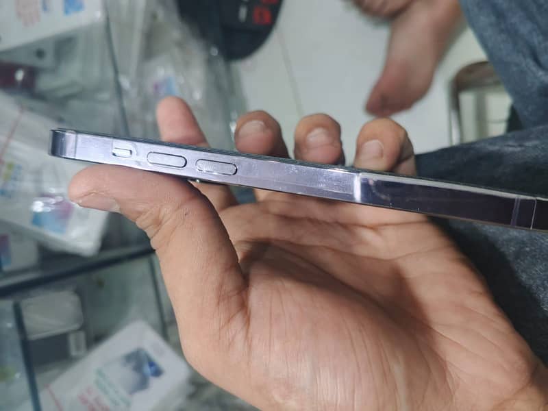 Apple iPhone 14 Pro 1