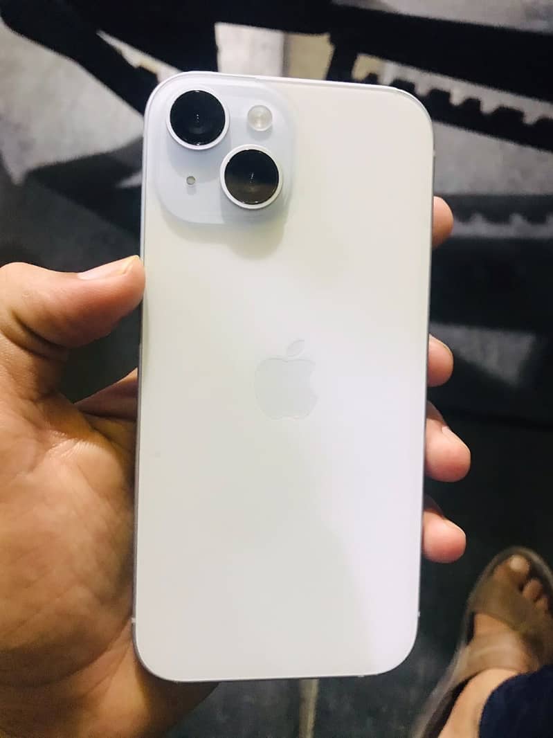 Apple iPhone 15 2