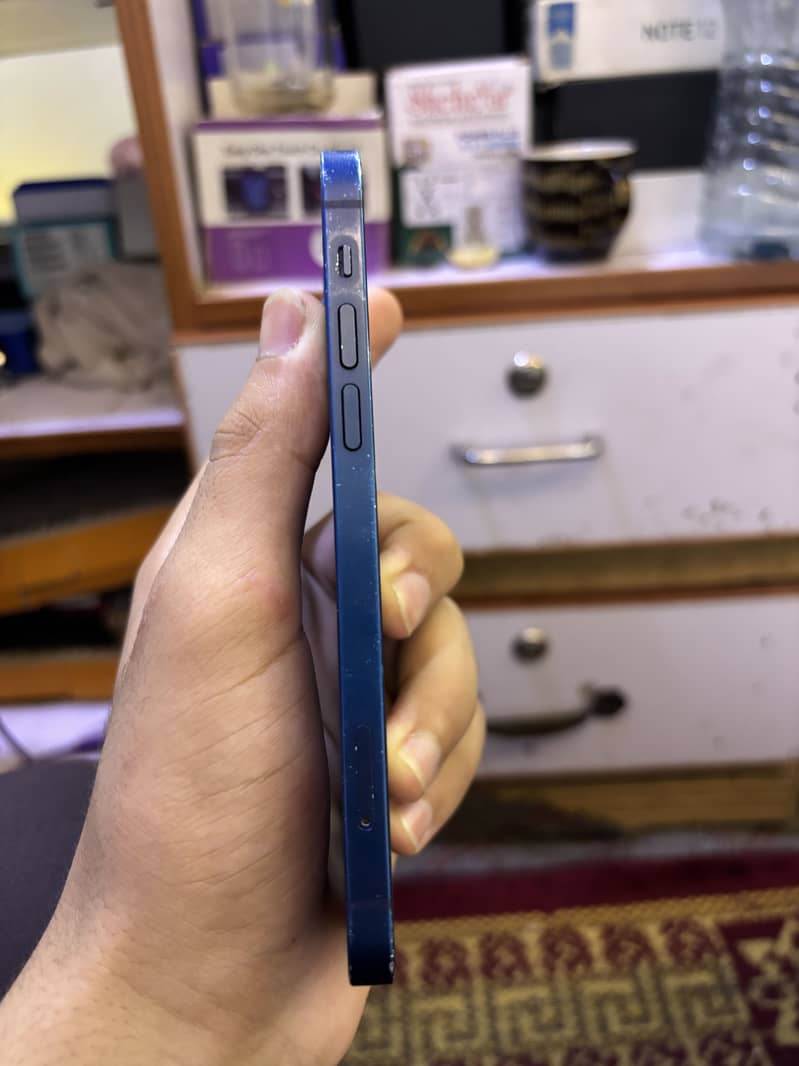 Apple iPhone 12 3