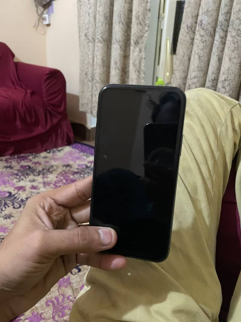 Apple iPhone 11 Pro 1