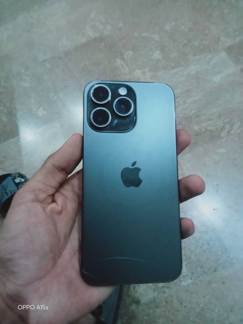 Apple iPhone 15 Pro Max 1