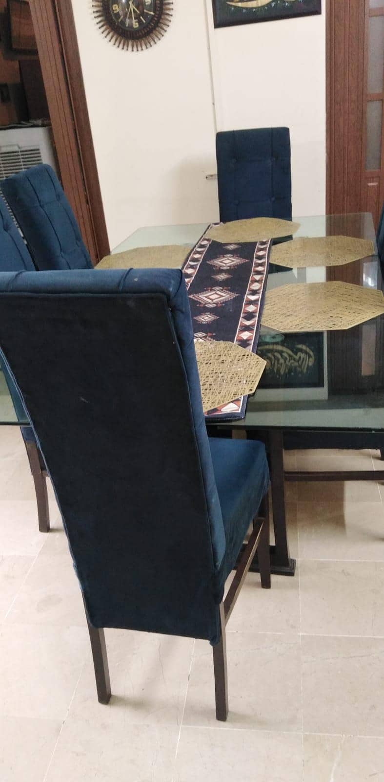 Complete Dining table set 0