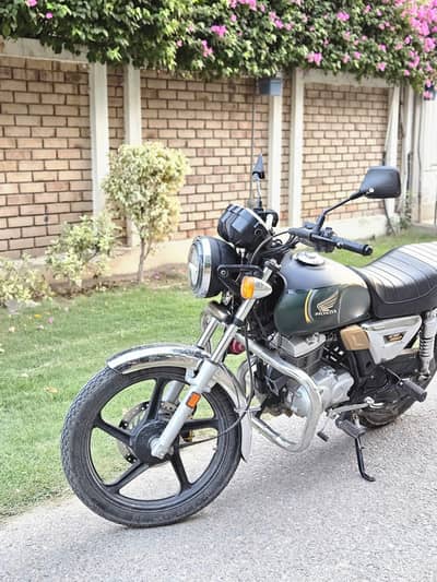 Honda CG 150 — 9,000+ KM | 10/10 Condition