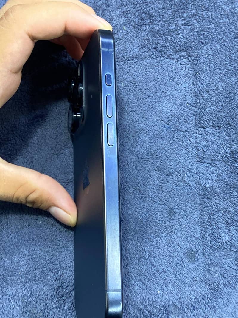 Apple iPhone 15 Pro 0