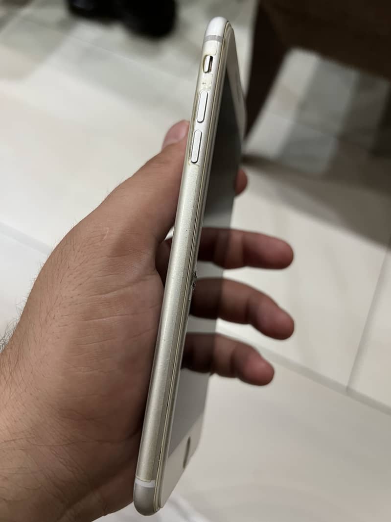 Apple iPhone 8 Plus 0