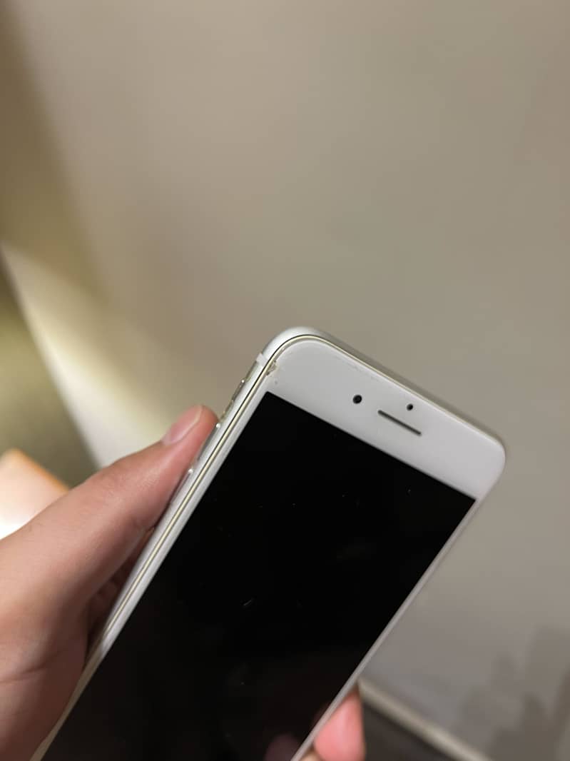 Apple iPhone 8 Plus 1