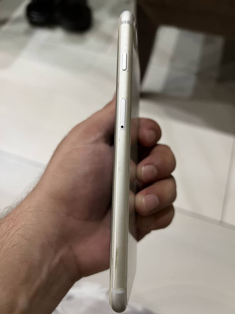 Apple iPhone 8 Plus 3