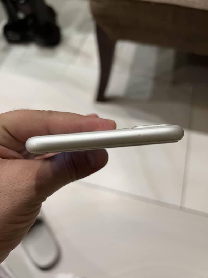 Apple iPhone 8 Plus 5